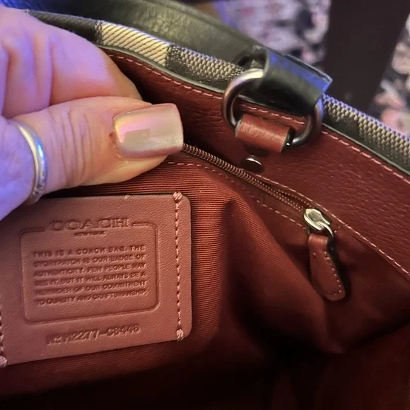 COACH DEMPSEY - Picture 6 of 6